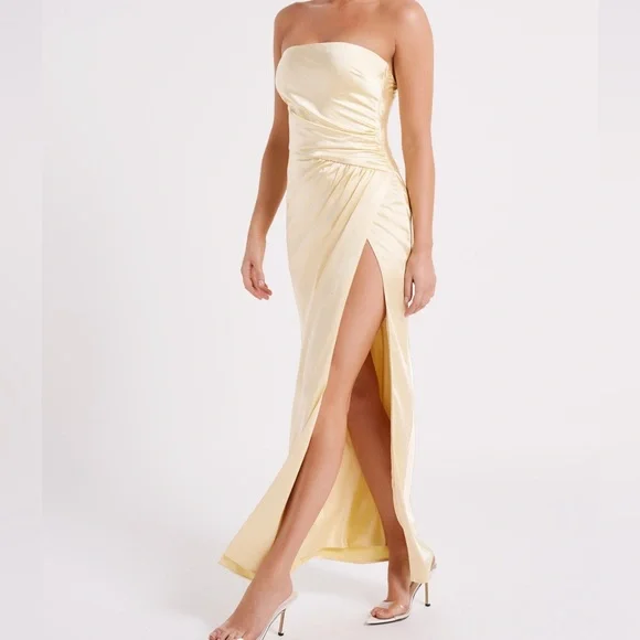 Butter yellow satin formal dress - Picture 3 of 5